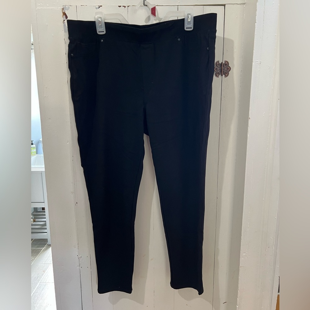 Women’s Seven Black Pullon Leggings Size XXL. Like New Worn 1 time.